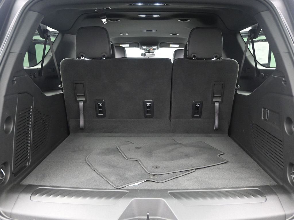 2025 Chevrolet Suburban LT