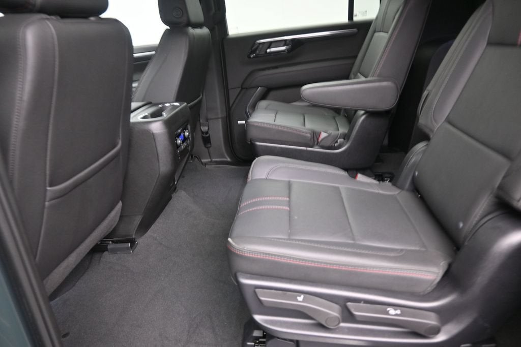 2025 Chevrolet Suburban RST