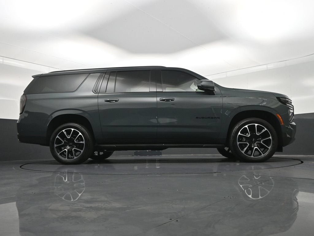 2025 Chevrolet Suburban RST