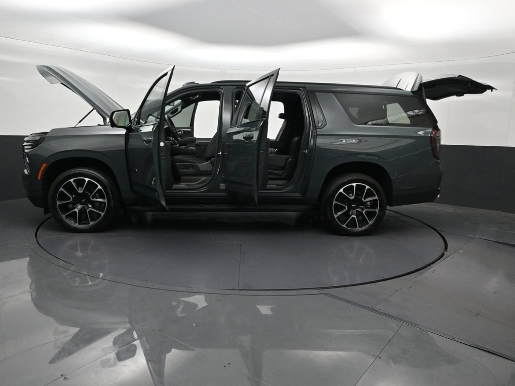 2025 Chevrolet Suburban RST