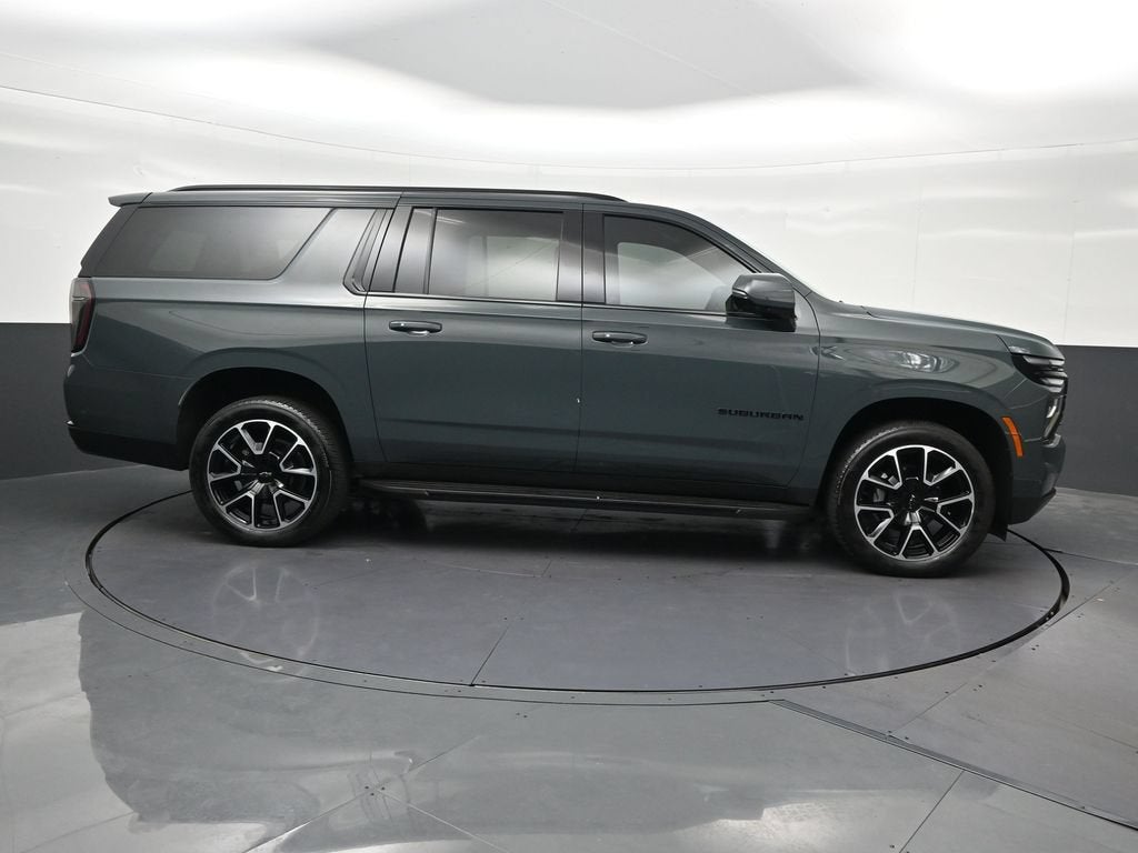 2025 Chevrolet Suburban RST