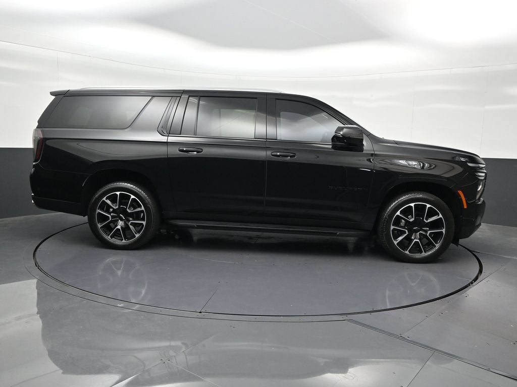 2025 Chevrolet Suburban RST