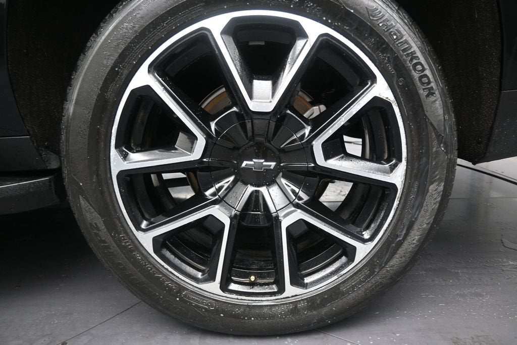 2023 Chevrolet Suburban LS