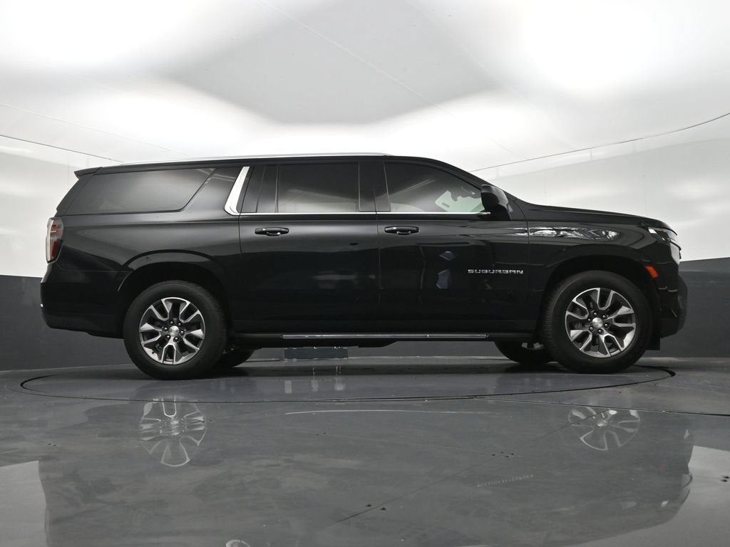 2023 Chevrolet Suburban LT