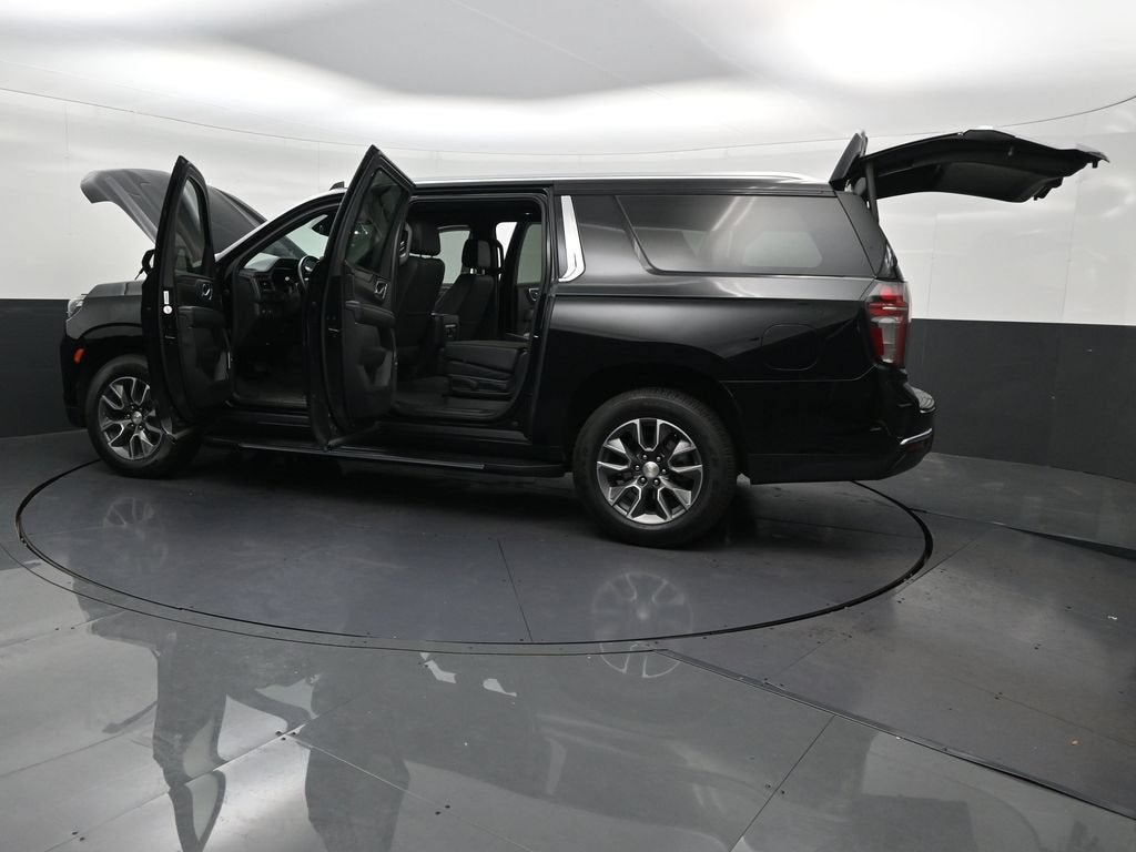 2023 Chevrolet Suburban LT