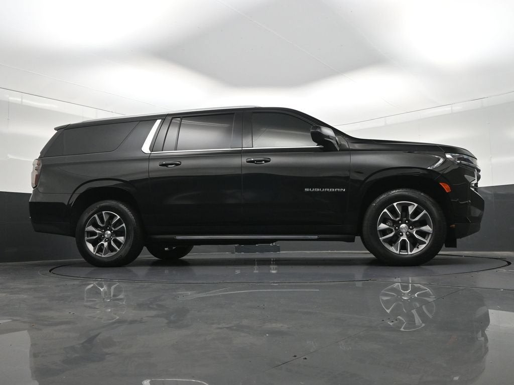 2023 Chevrolet Suburban LT