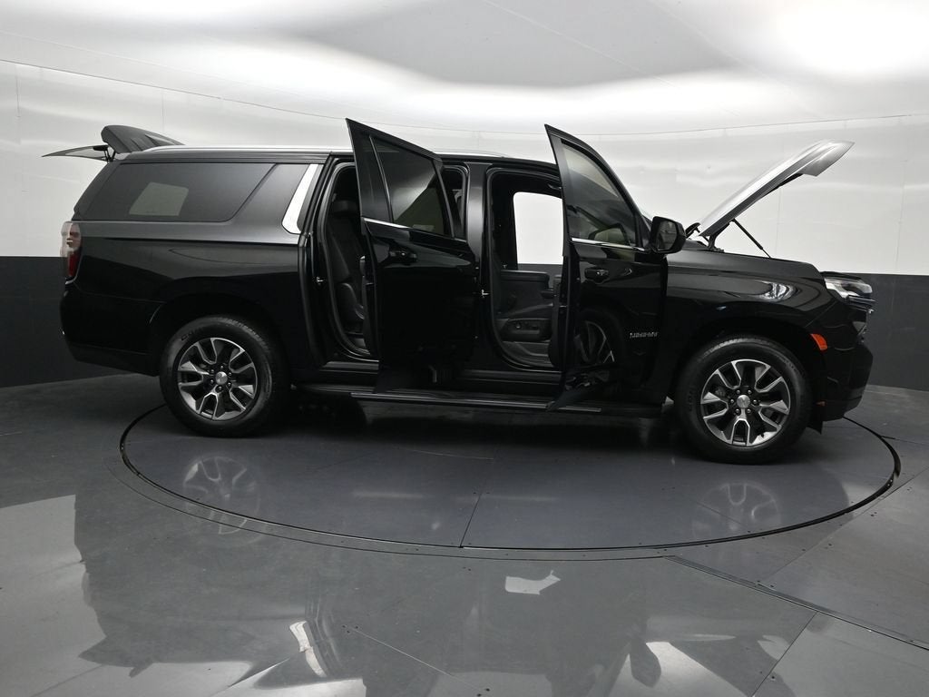 2023 Chevrolet Suburban LT