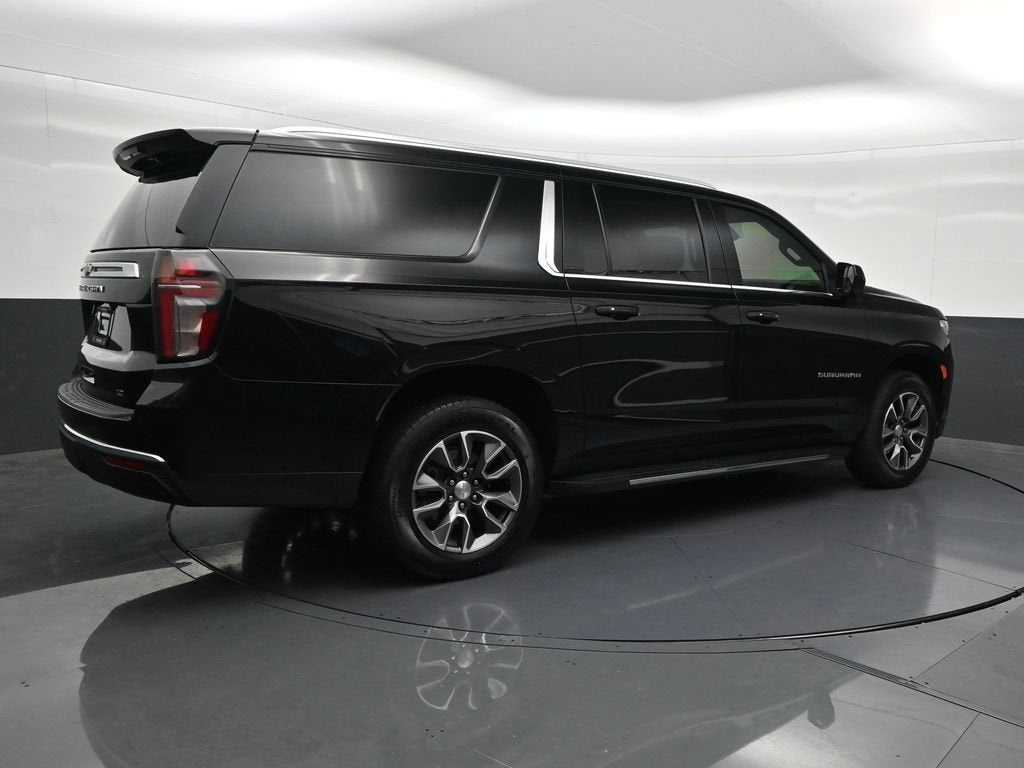 2023 Chevrolet Suburban LT