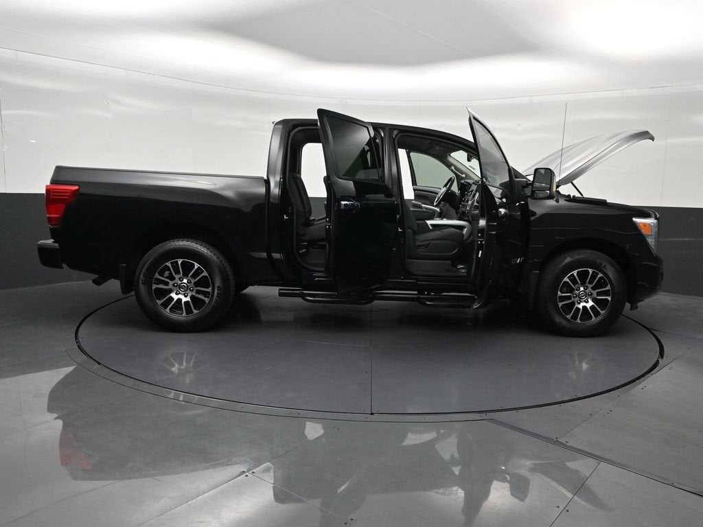 2021 Nissan Titan SV
