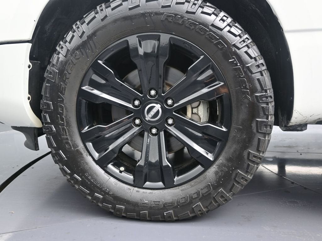 2023 Nissan Titan SV