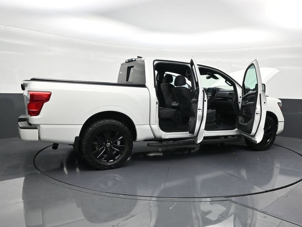 2023 Nissan Titan SV