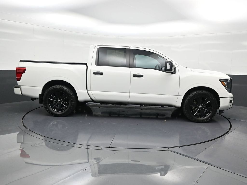 2023 Nissan Titan SV