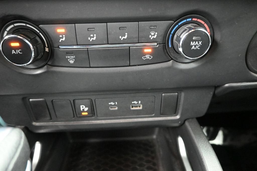 2023 Nissan Frontier SV