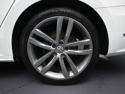 2017 Volkswagen Passat R-Line w/Comfort Pkg