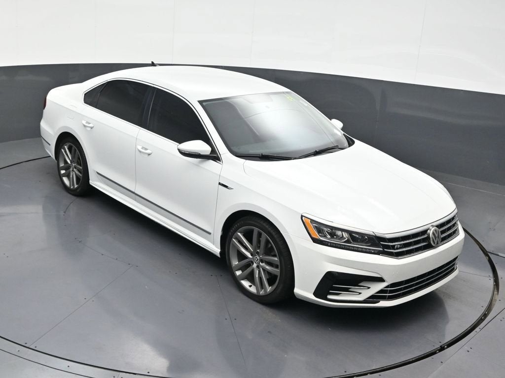 2017 Volkswagen Passat R-Line w/Comfort Pkg