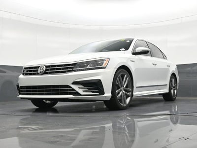 2017 Volkswagen Passat R-Line w/Comfort Pkg