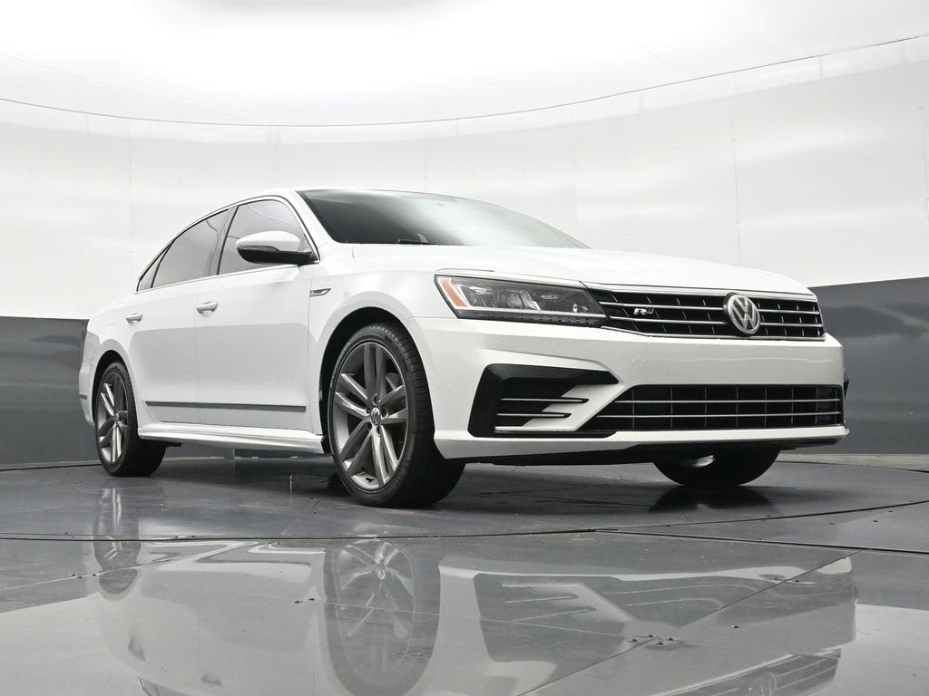 2017 Volkswagen Passat R-Line w/Comfort Pkg