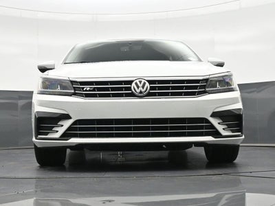 2017 Volkswagen Passat R-Line w/Comfort Pkg