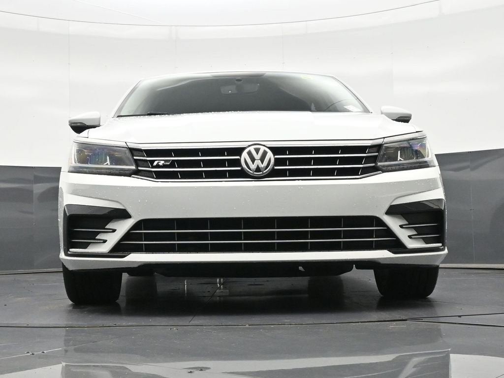 2017 Volkswagen Passat R-Line w/Comfort Pkg