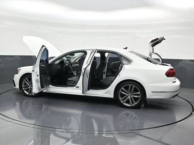 2017 Volkswagen Passat R-Line w/Comfort Pkg