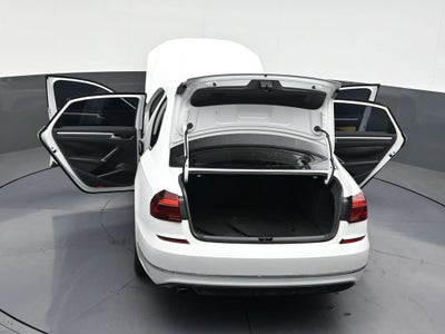 2017 Volkswagen Passat R-Line w/Comfort Pkg