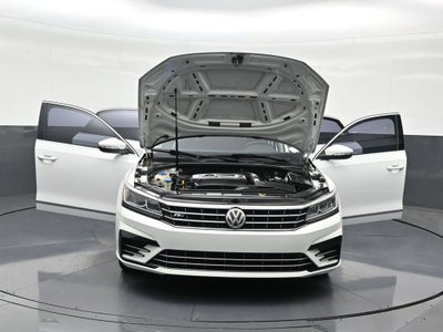2017 Volkswagen Passat R-Line w/Comfort Pkg