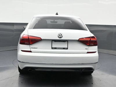 2017 Volkswagen Passat R-Line w/Comfort Pkg