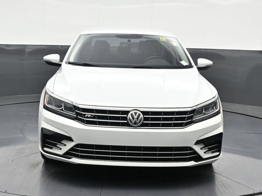 2017 Volkswagen Passat R-Line w/Comfort Pkg