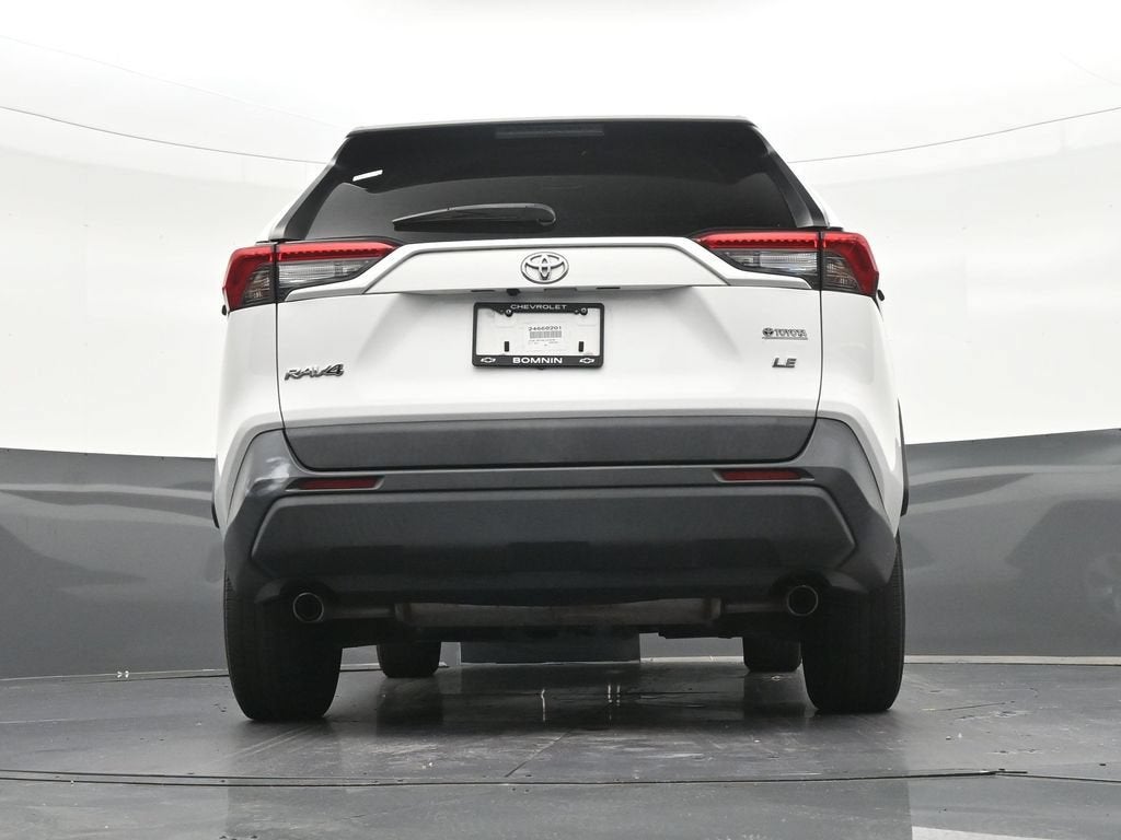 2020 Toyota RAV4 LE