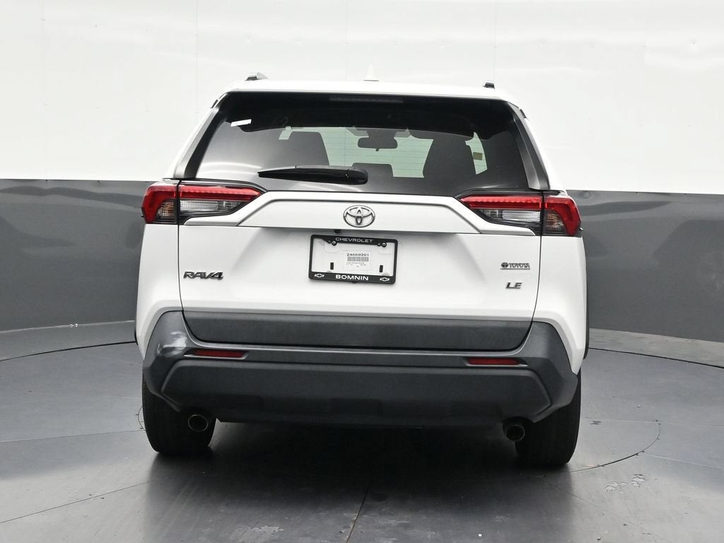 2020 Toyota RAV4 LE