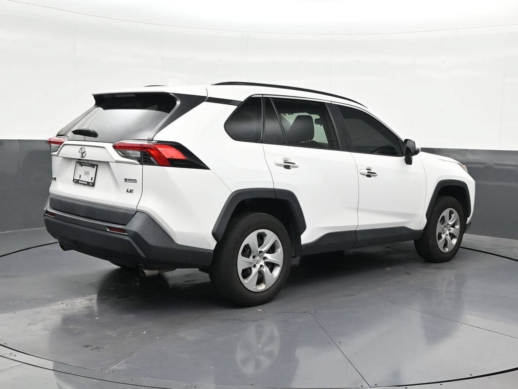 2020 Toyota RAV4 LE
