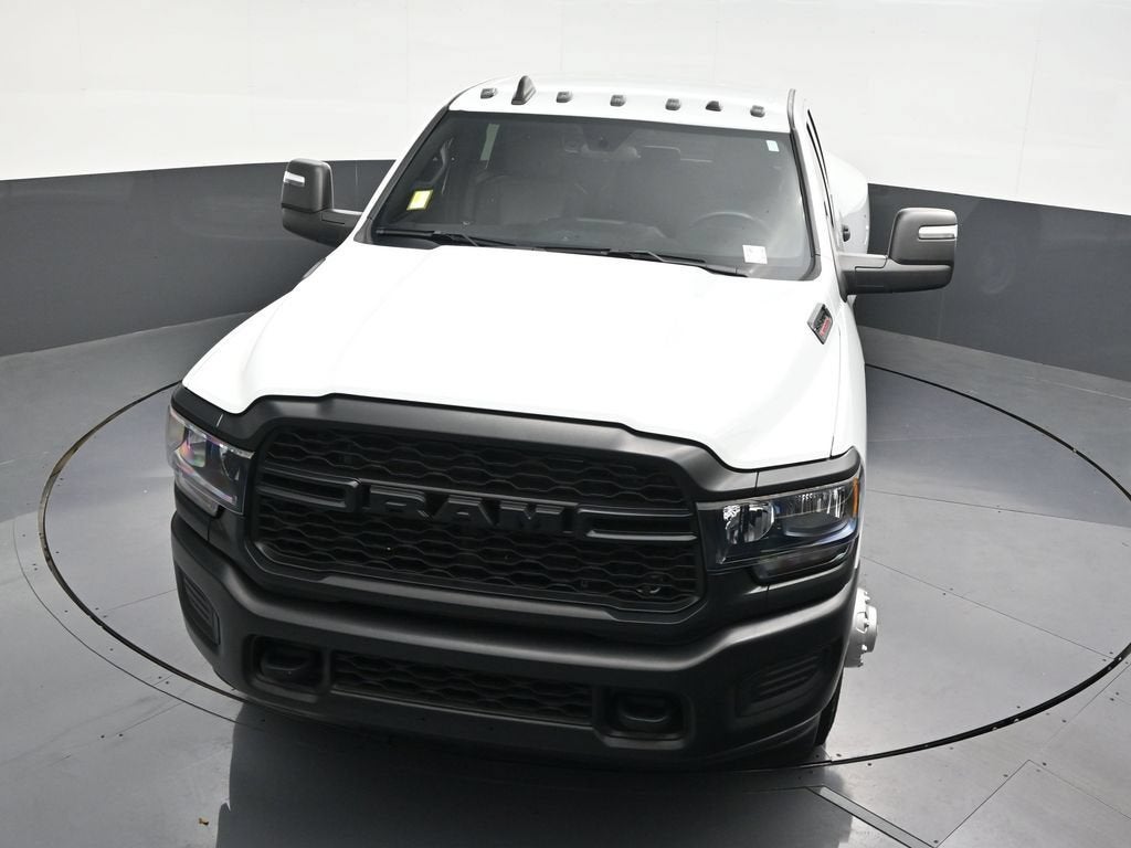 2024 RAM 3500 Tradesman Crew Cab 4x4 8' Box