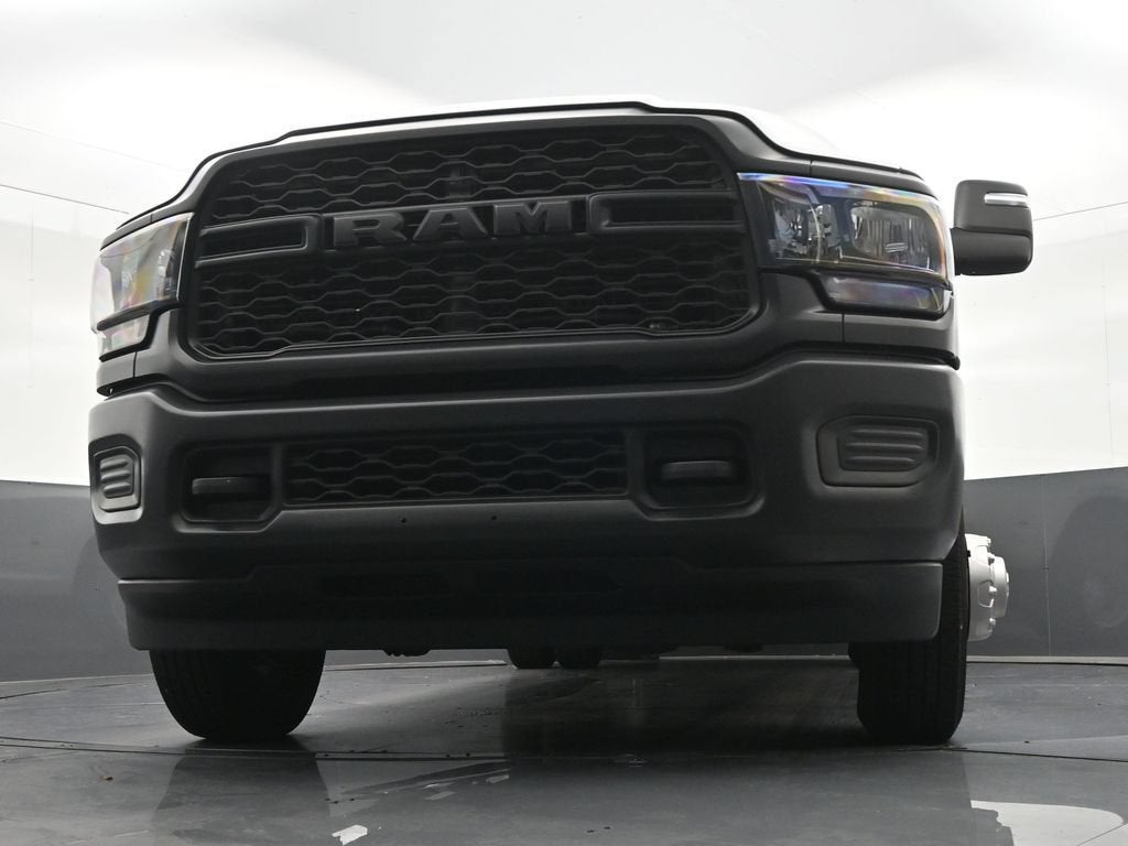 2024 RAM 3500 Tradesman Crew Cab 4x4 8' Box