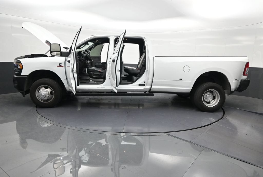 2024 RAM 3500 Tradesman Crew Cab 4x4 8' Box