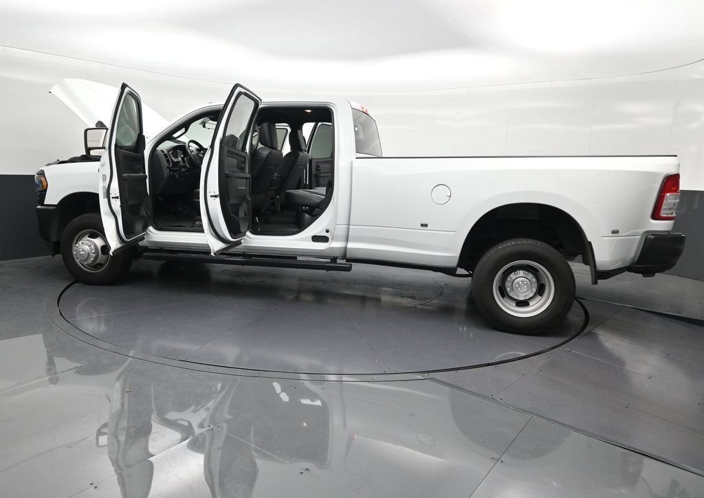 2024 RAM 3500 Tradesman Crew Cab 4x4 8' Box