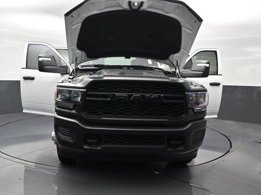 2024 RAM 3500 Tradesman Crew Cab 4x4 8' Box