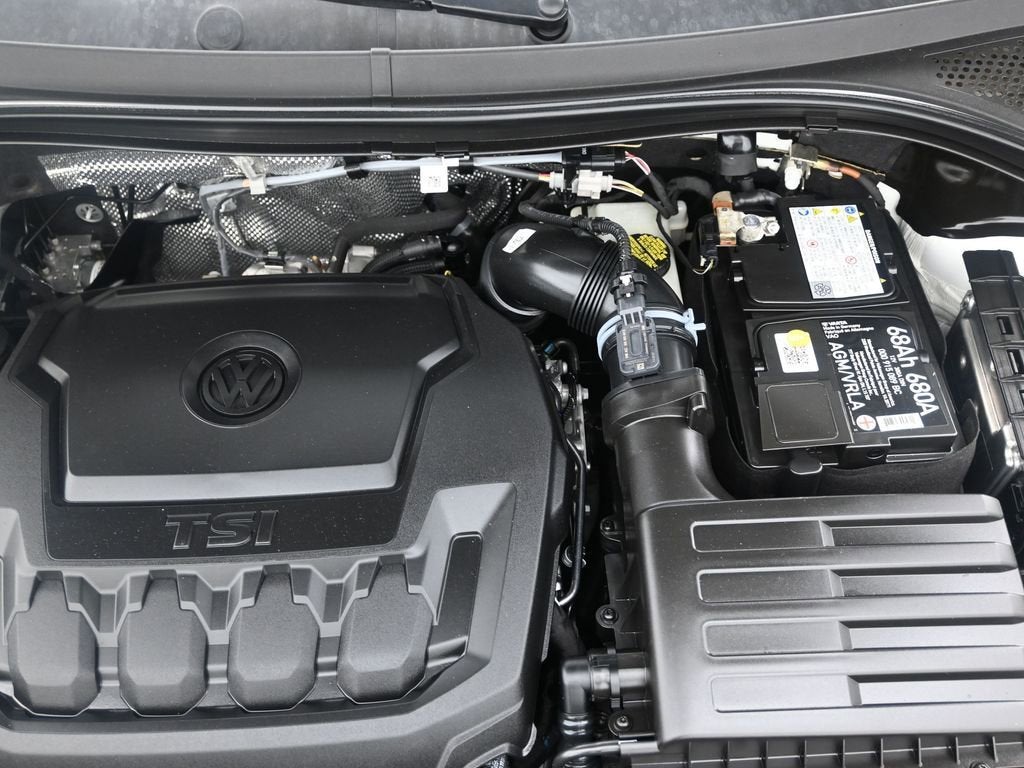 2022 Volkswagen Tiguan SE R-Line Black