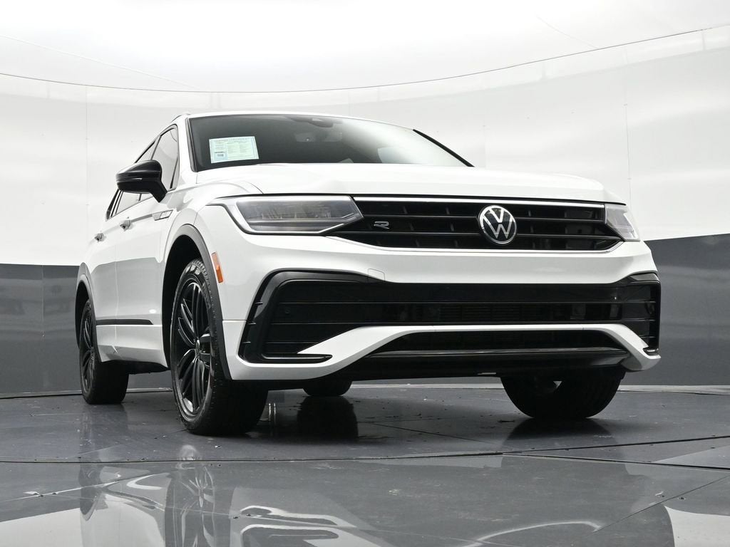 2022 Volkswagen Tiguan SE R-Line Black