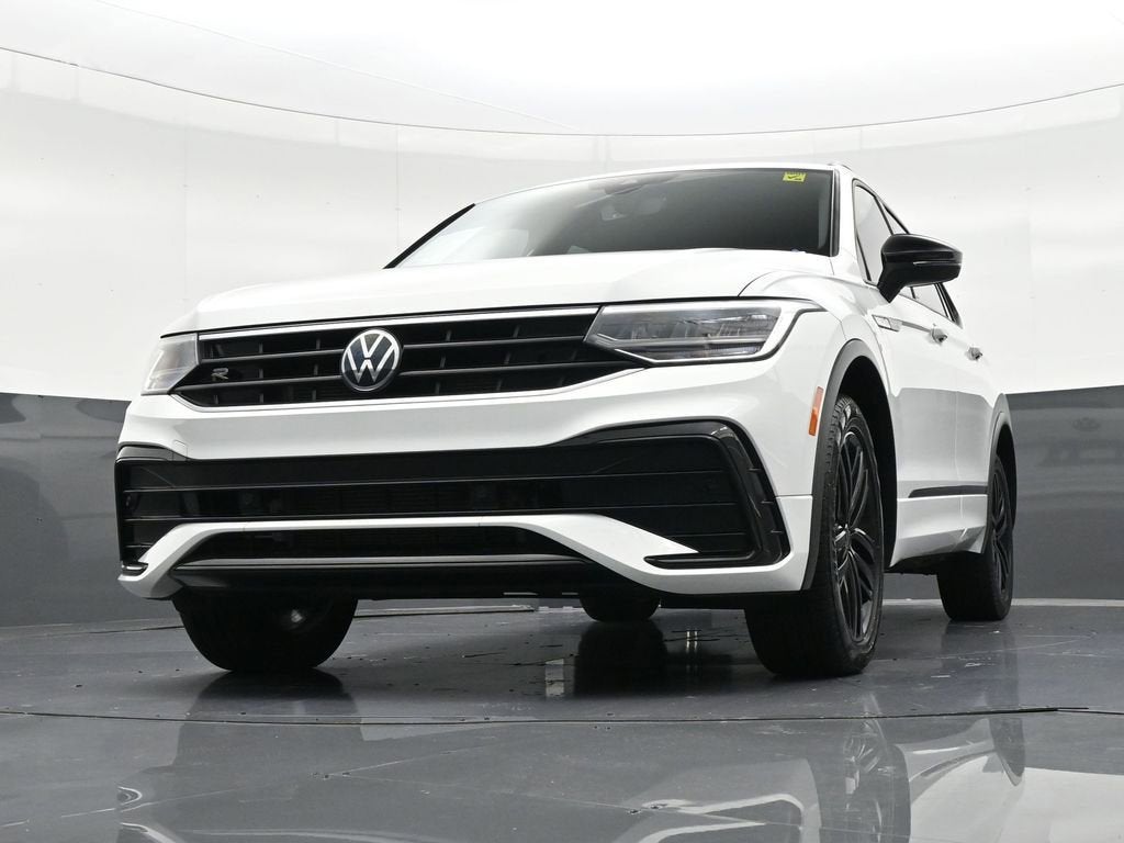 2022 Volkswagen Tiguan SE R-Line Black