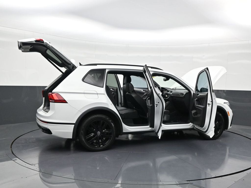 2022 Volkswagen Tiguan SE R-Line Black