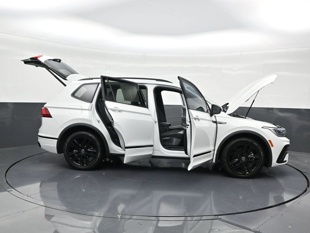 2022 Volkswagen Tiguan SE R-Line Black