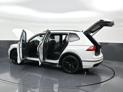 2022 Volkswagen Tiguan SE R-Line Black