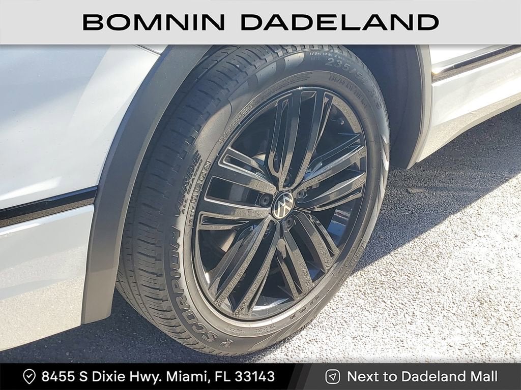 2022 Volkswagen Tiguan SE R-Line Black