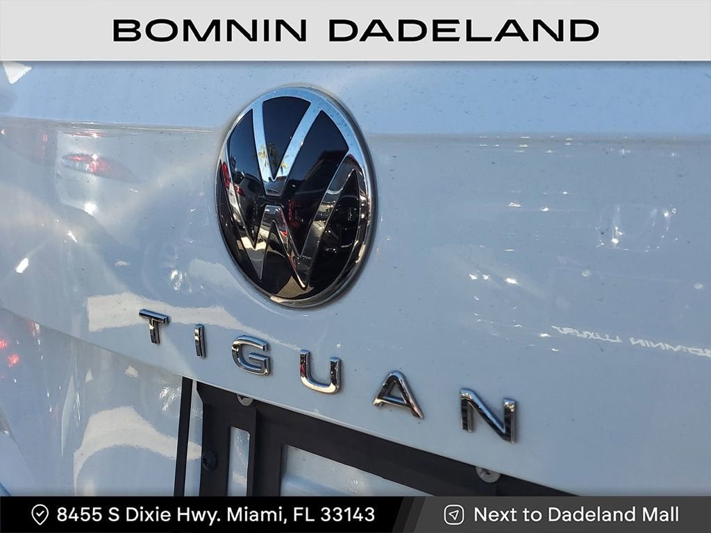 2022 Volkswagen Tiguan SE R-Line Black