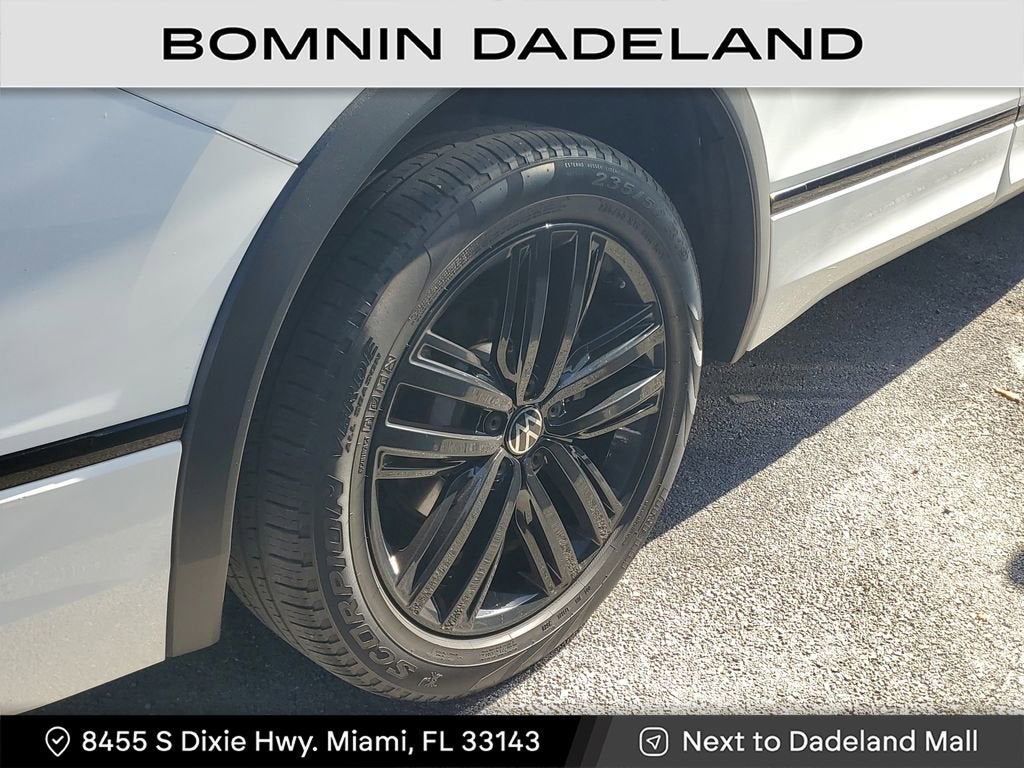 2022 Volkswagen Tiguan SE R-Line Black