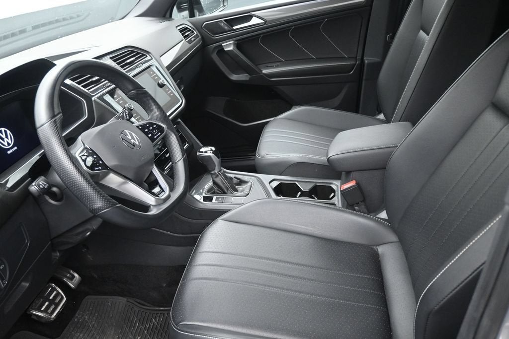 2023 Volkswagen Tiguan SE R-Line Black