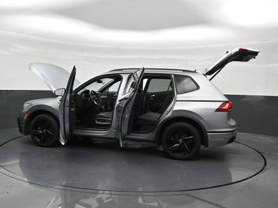 2023 Volkswagen Tiguan SE R-Line Black