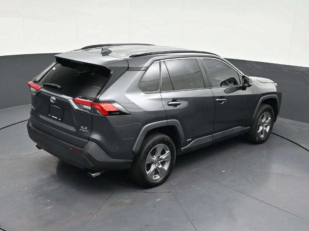 2022 Toyota RAV4 Hybrid XLE