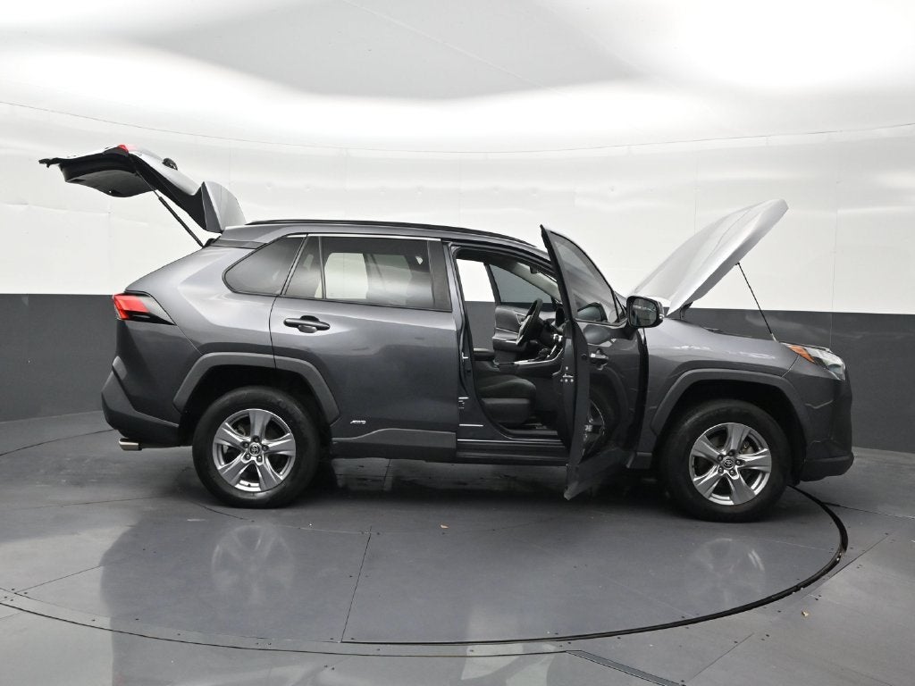 2022 Toyota RAV4 Hybrid XLE