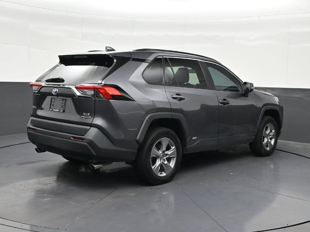 2022 Toyota RAV4 Hybrid XLE